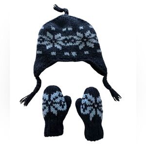 GAP Knit Beanie & Mittens Set size 6-12 mos.